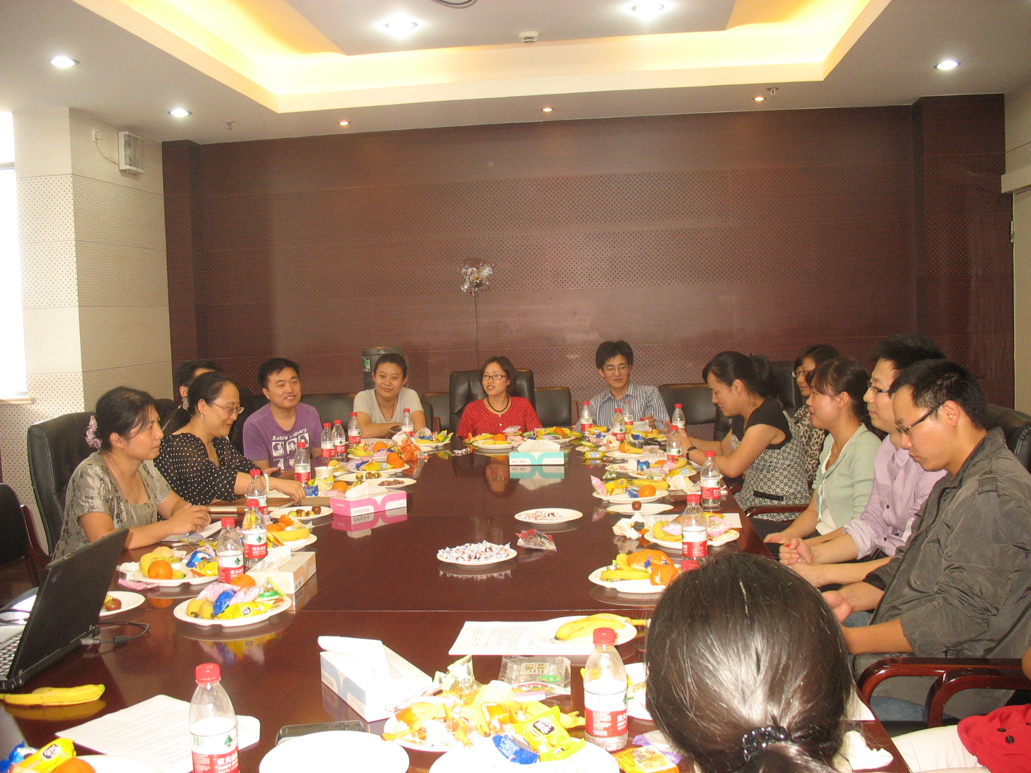 Bevictor韦德召开青年教师座谈会