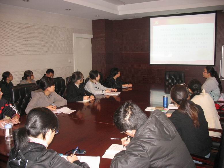 王越对员工党支部书记进行实务培训